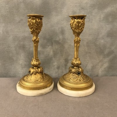 Petits bougeoirs en bronze doré de style Louis XVI Napoléon III 19 ème