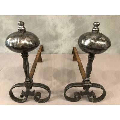 Paire de chenets anciens en fer d'époque fin 17 ème