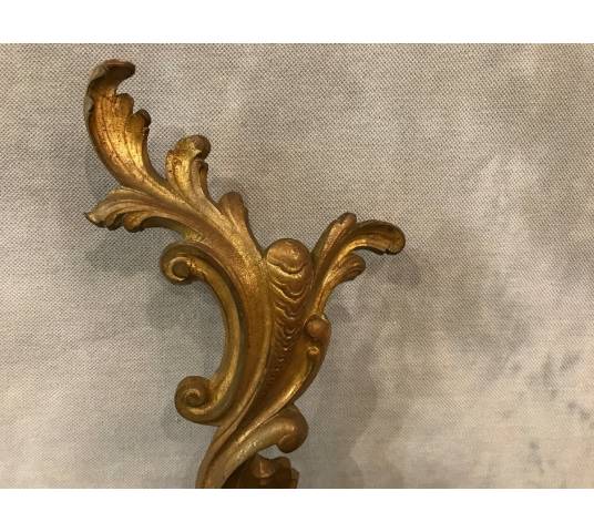 Beau decoration of a gilded bronze fireplace Louis XV style rocking