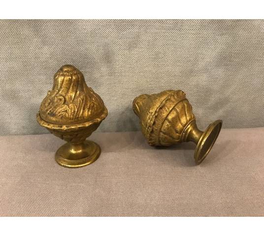 Deux embouts en bronze doré d'époque 19 ème de style Louis XVI