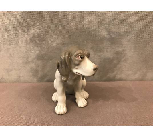 Ravissant petit chien en porcelaine de Copenhague d'époque fin 19 ème