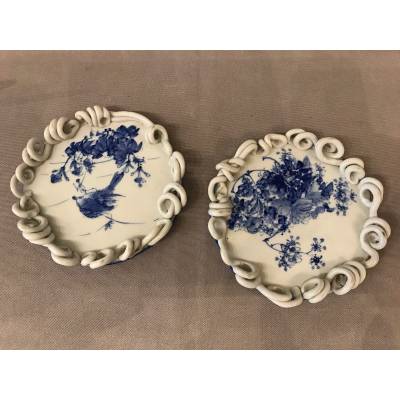 Paire de dessous de cartes en porcelaine japonaise d'époque 19 ème