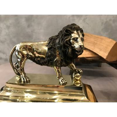 Belle paire de chenets anciens en bronze d'époque 19 ème modèle aux lions