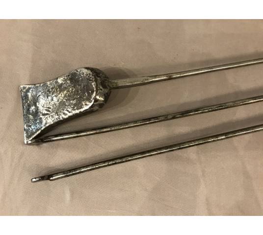 Set of a pelle and a period iron clamp 18 th